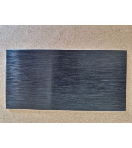 échantillon anodise noir brosse