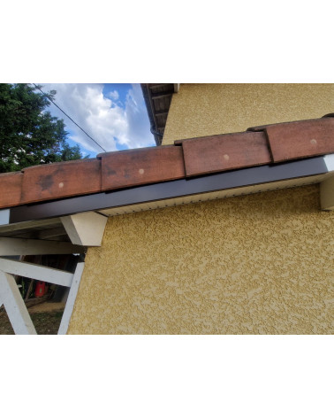 Bandeau de rive 2 plis sur mesure en aluminium RAL 1247