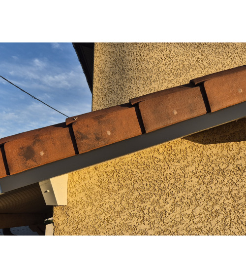 Bandeau de rive 1 pli sur mesure en aluminium couleur. Différent coloris disponibles