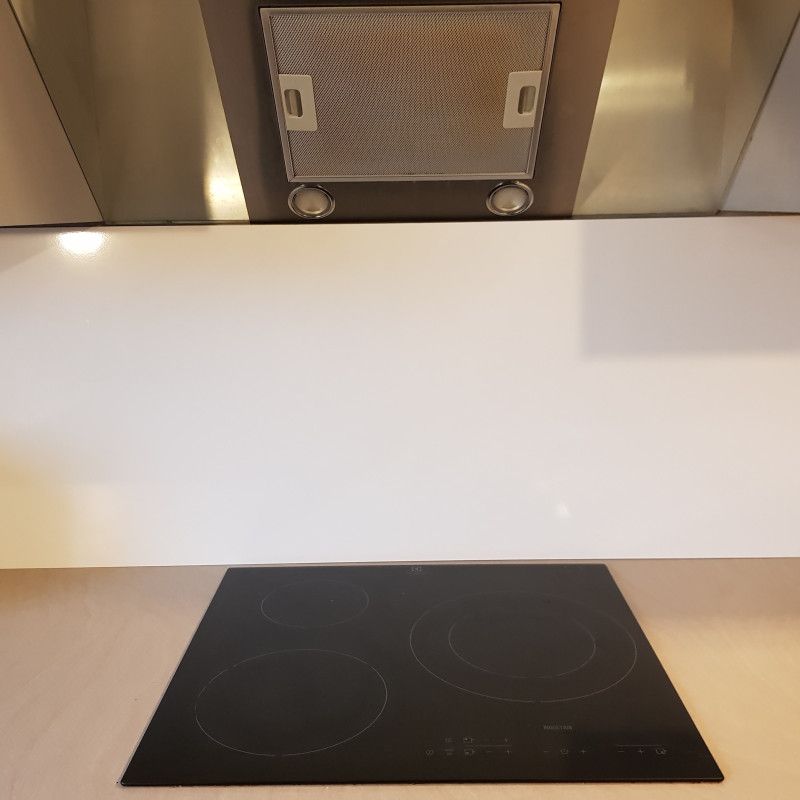 Fond de hotte Aluminium Blanc Signalisation RAL 9016 sur mesure Fond de hotte Aluminium Blanc Signalisation RAL 9016 sur mesure
