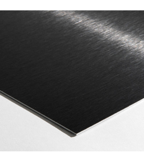 Échantillon Anodisé Noir brossé