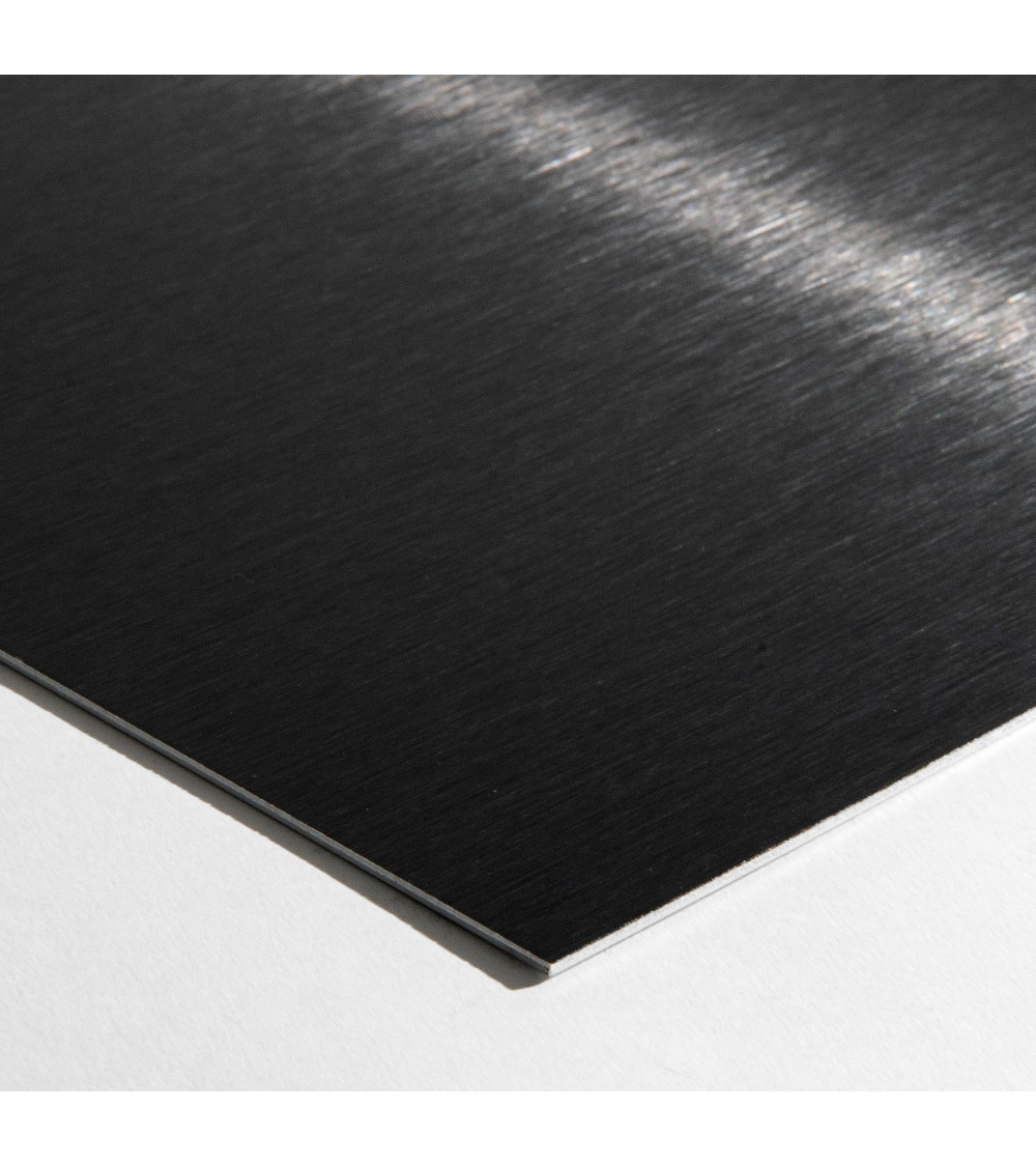 Échantillon Anodisé Noir brossé