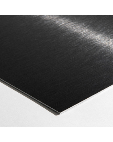 Échantillon Anodisé Noir brossé