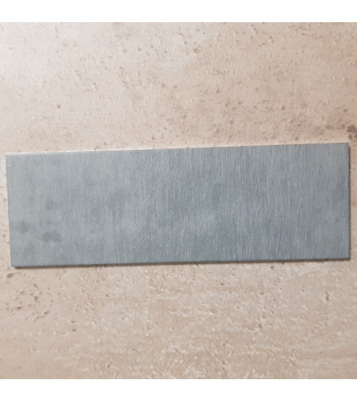 Échantillon Fond de Hotte / Crédence Aluminium Zinc Foncé  1,5 mm